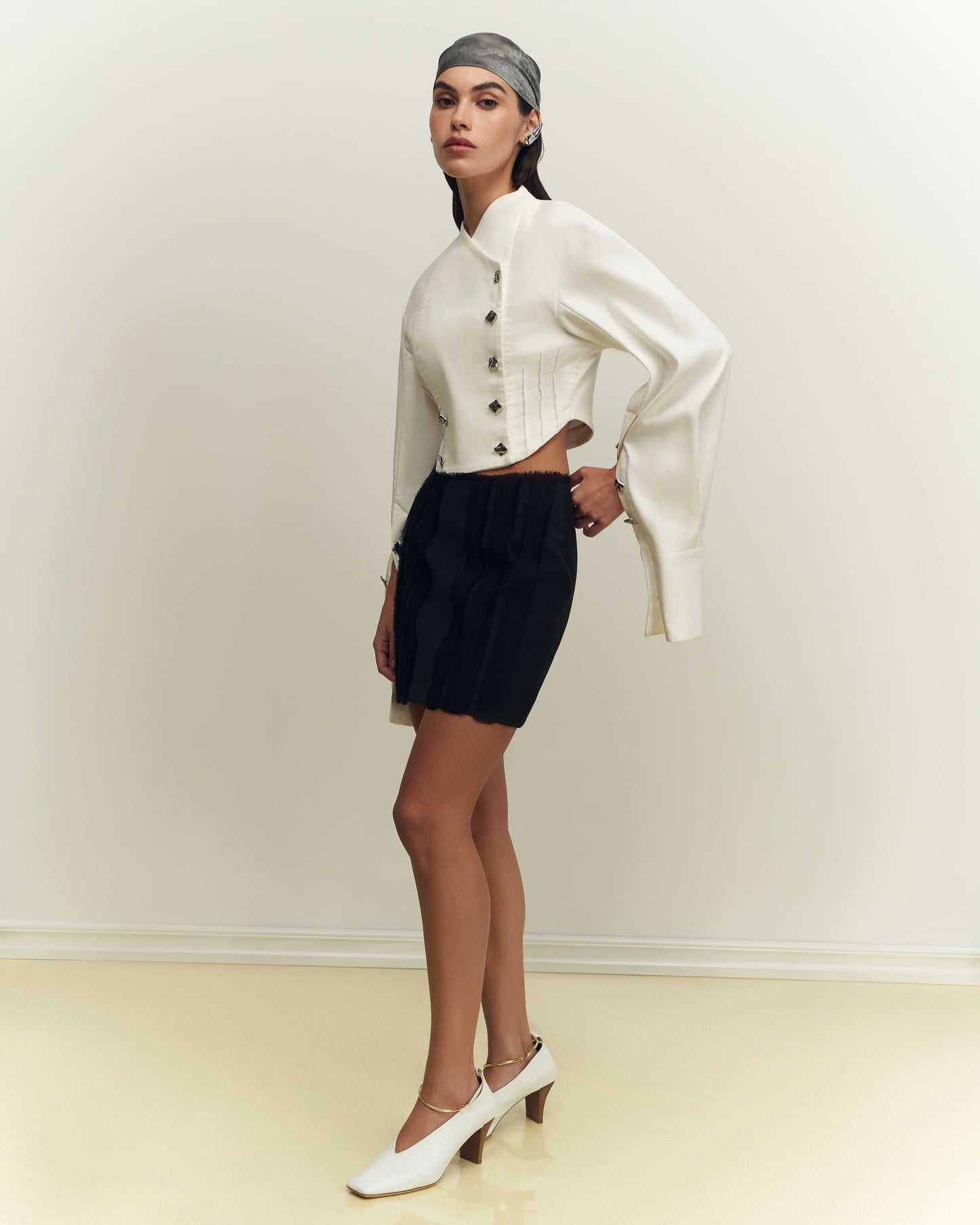 Mist Blouse with elongated sleeves