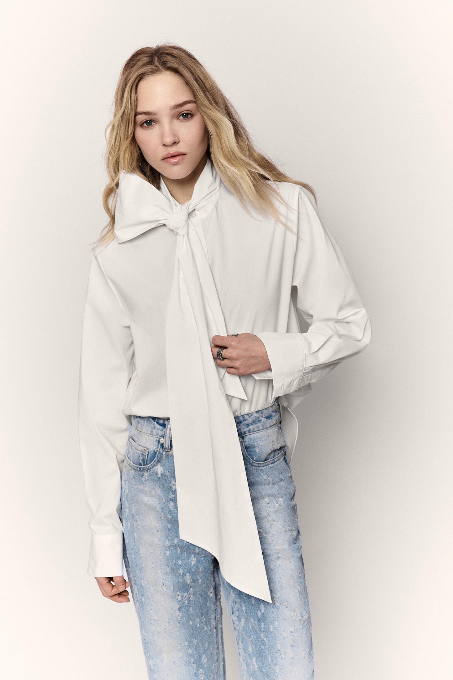 Blouse with a bow
