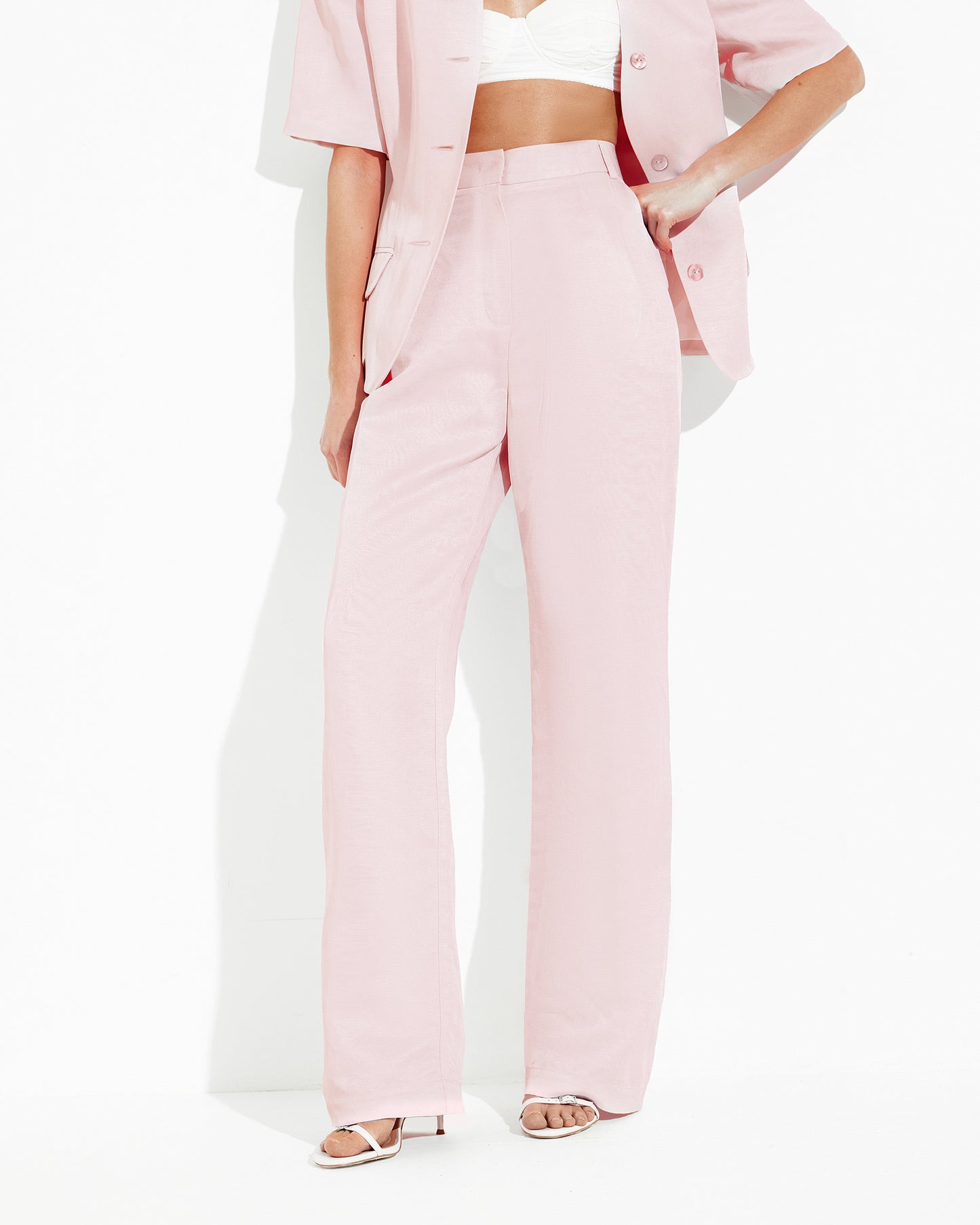 Straight cut trousers made of Italian linen