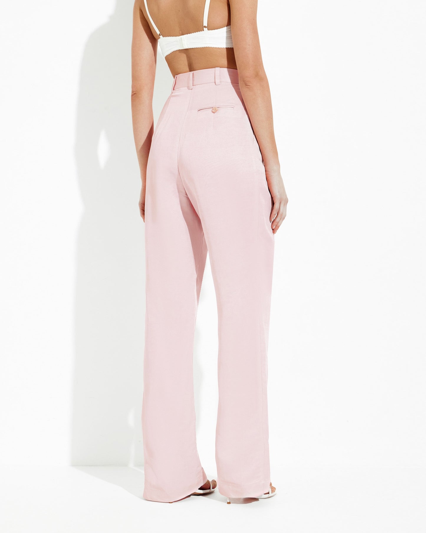 Straight cut trousers made of Italian linen