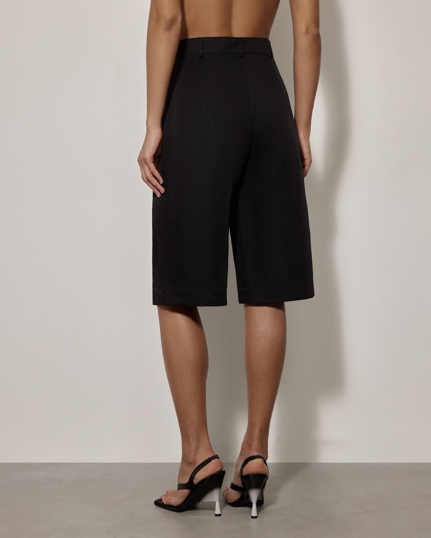 Italian linen bermuda shorts