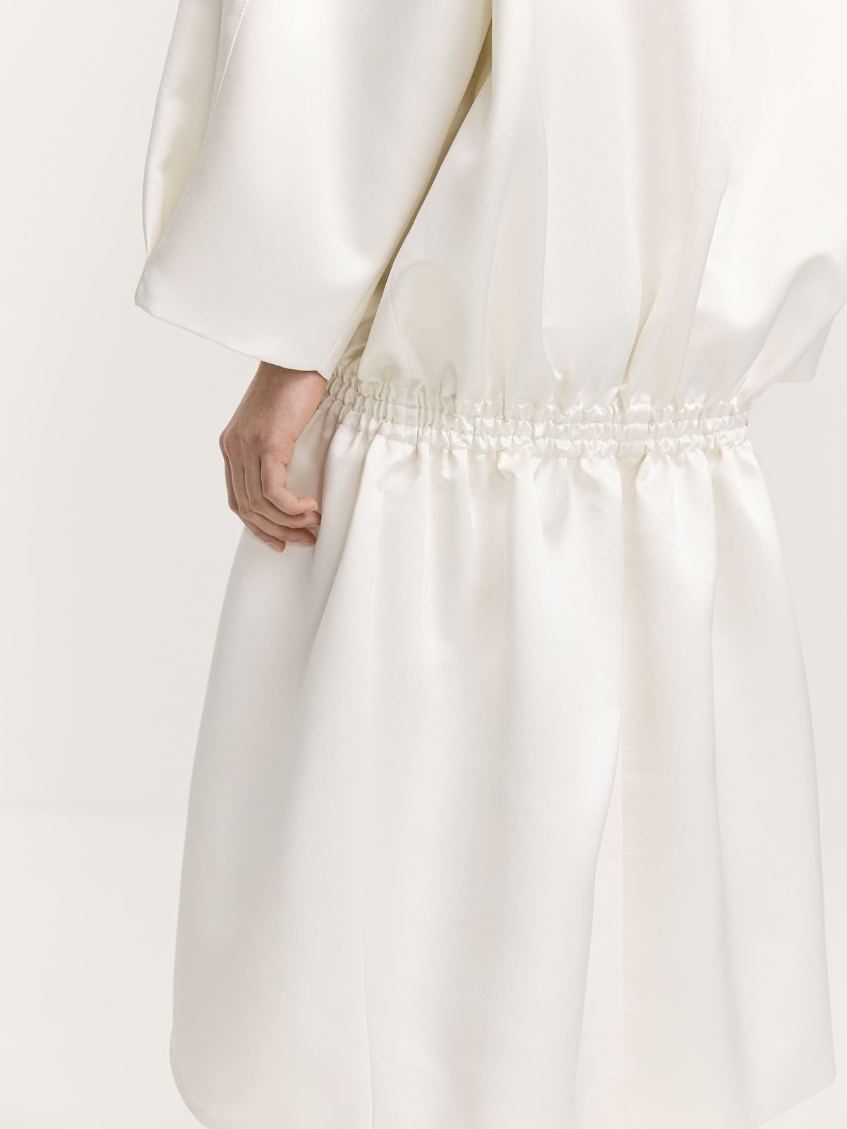 White Bouton Cloak with Voluminous Sleeves