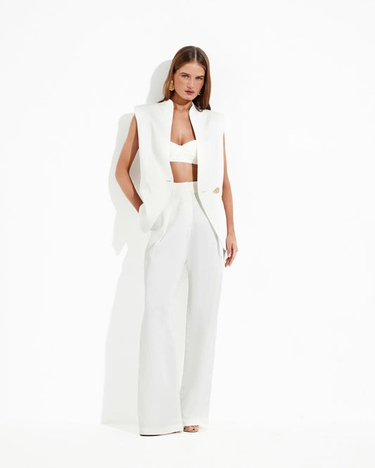 Straight cut trousers made of Italian linen