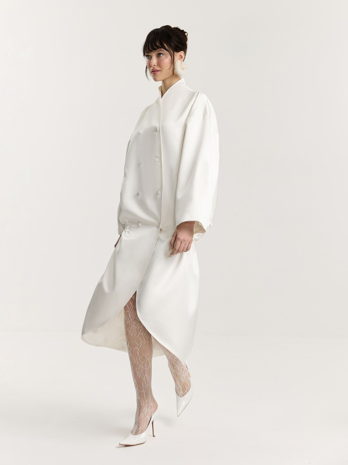 White Bouton Cloak with Voluminous Sleeves