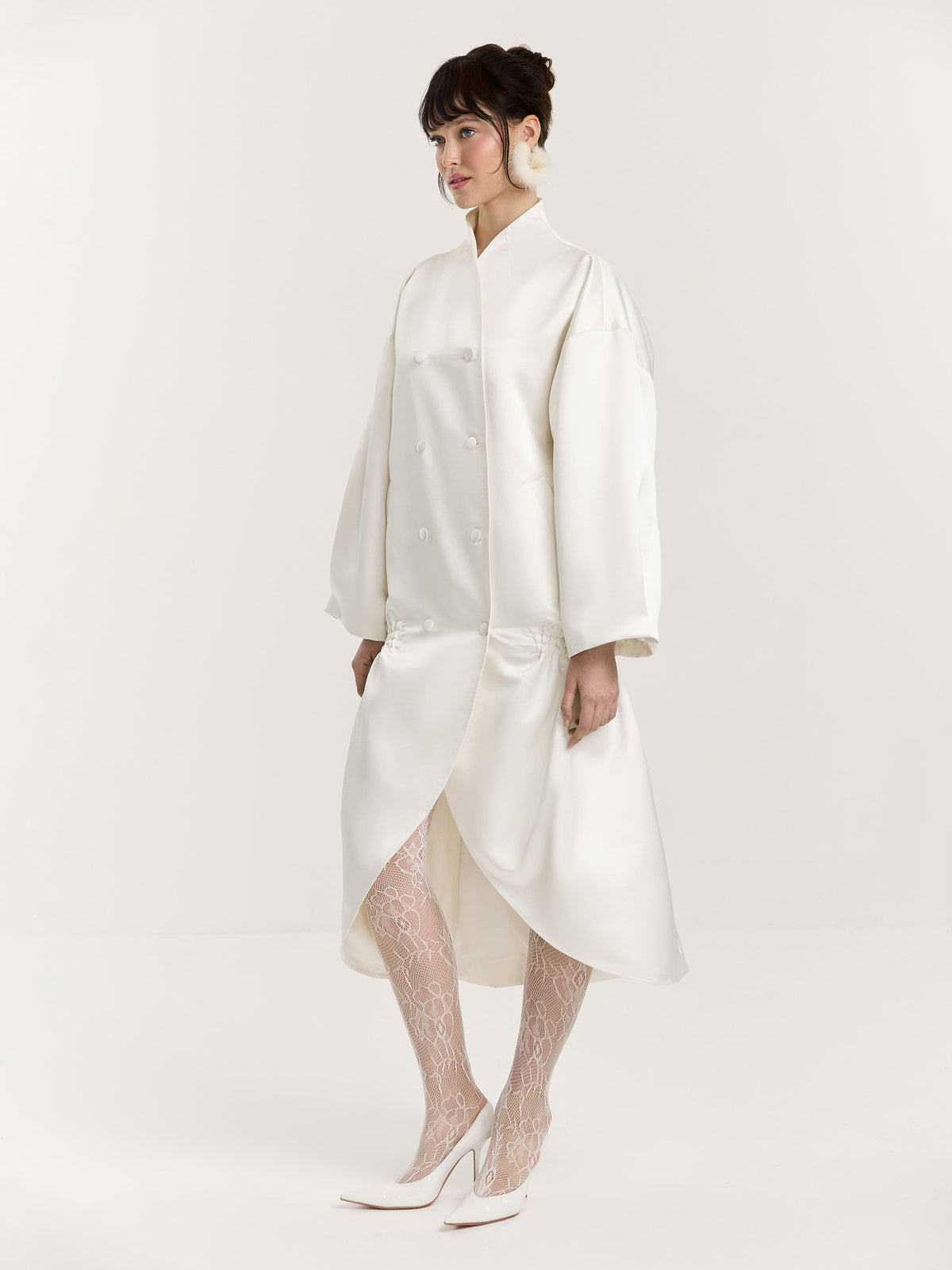 White Bouton Cloak with Voluminous Sleeves