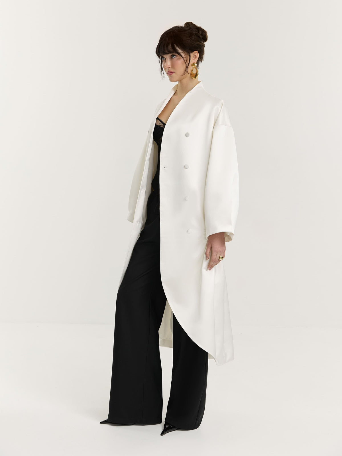 White Bouton Cloak with Voluminous Sleeves