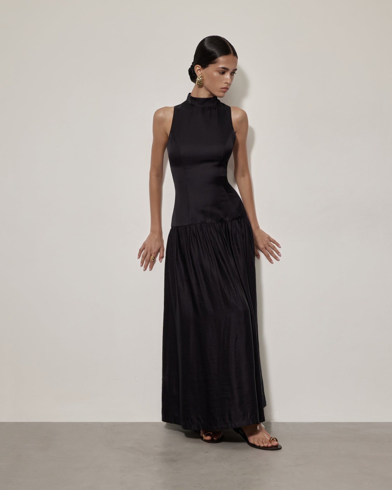 Fitted maxi dress in Italian linen